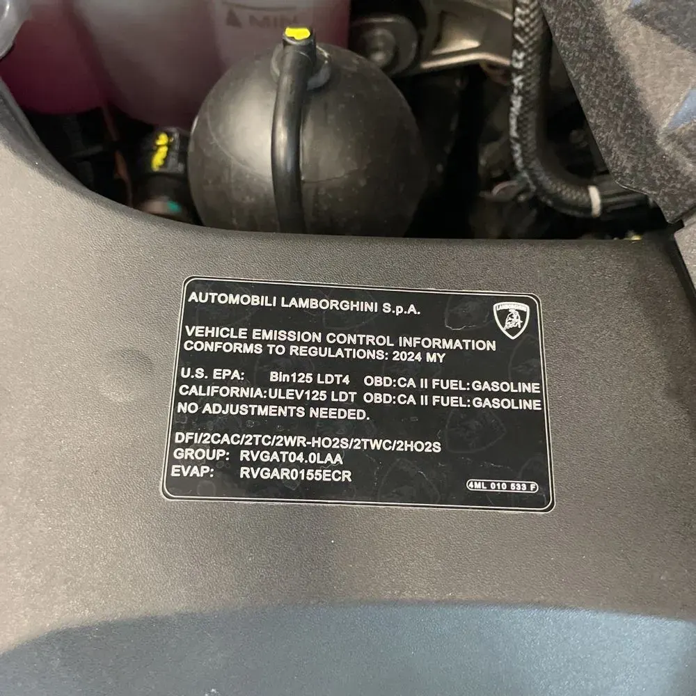 2024 Lamborghini Urus Performante