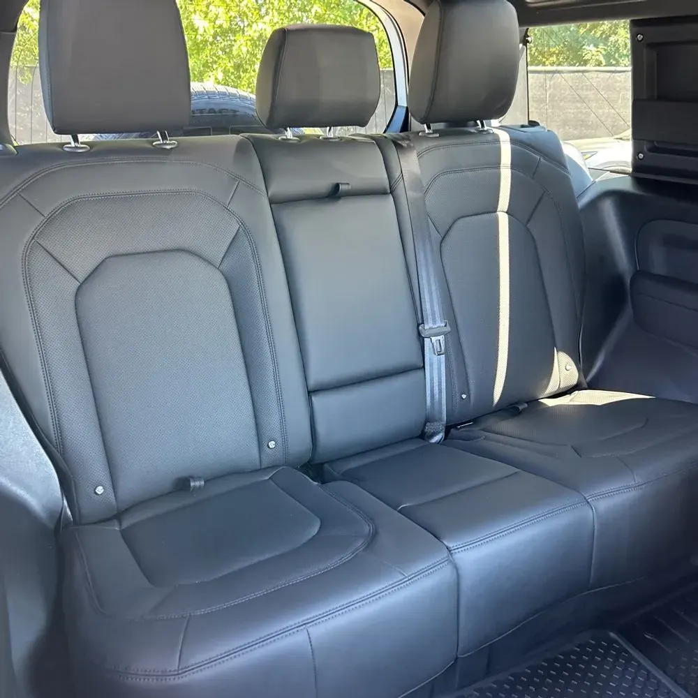 2025 Land Rover Defender 90 P400 X-Dynamic SE