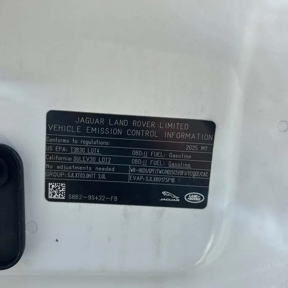2025 Land Rover Defender 90 P400 X-Dynamic SE