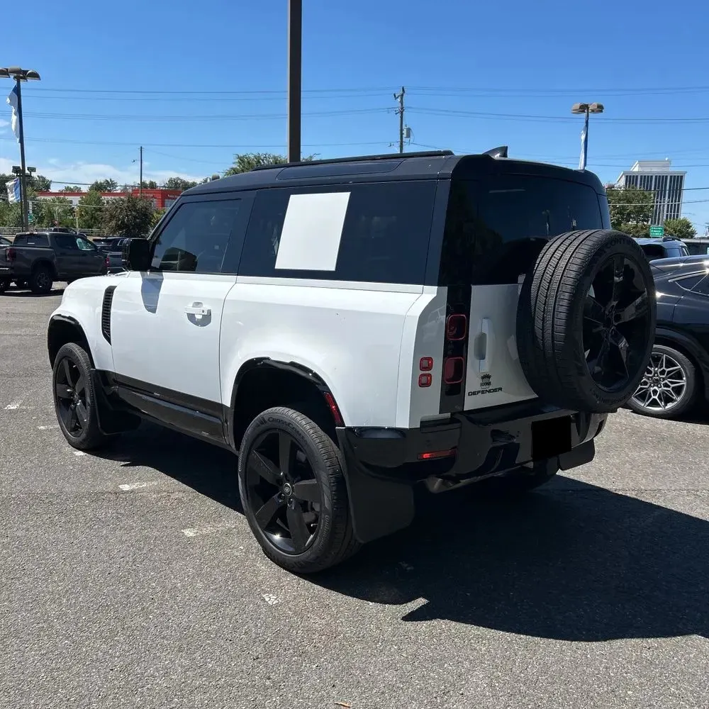 2025 Land Rover Defender 90 P400 X-Dynamic SE