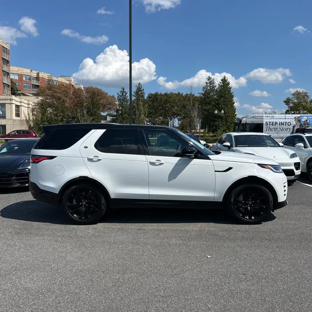 2024 Land Rover Discovery Dynamic SE P300