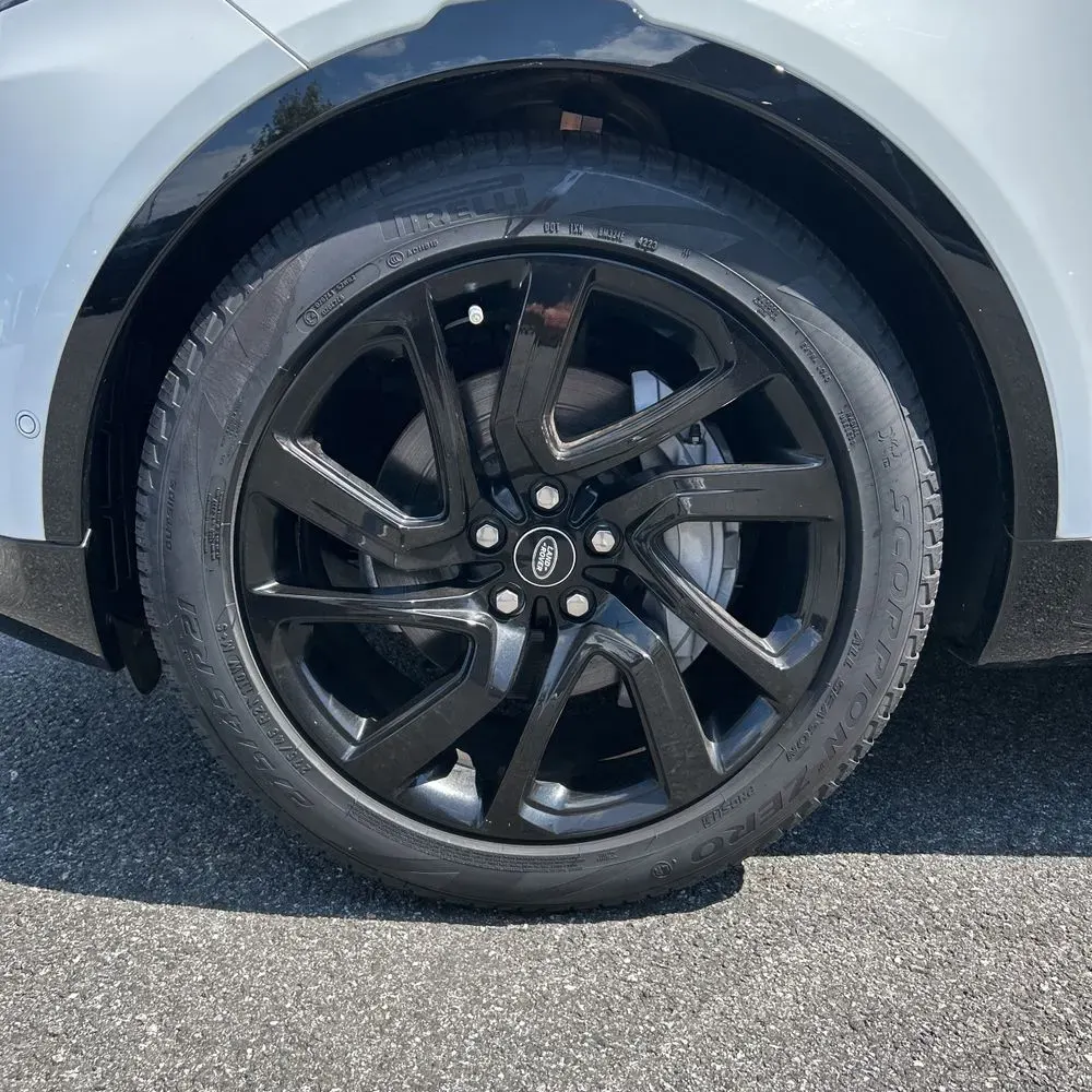 2024 Land Rover Discovery Dynamic SE P300