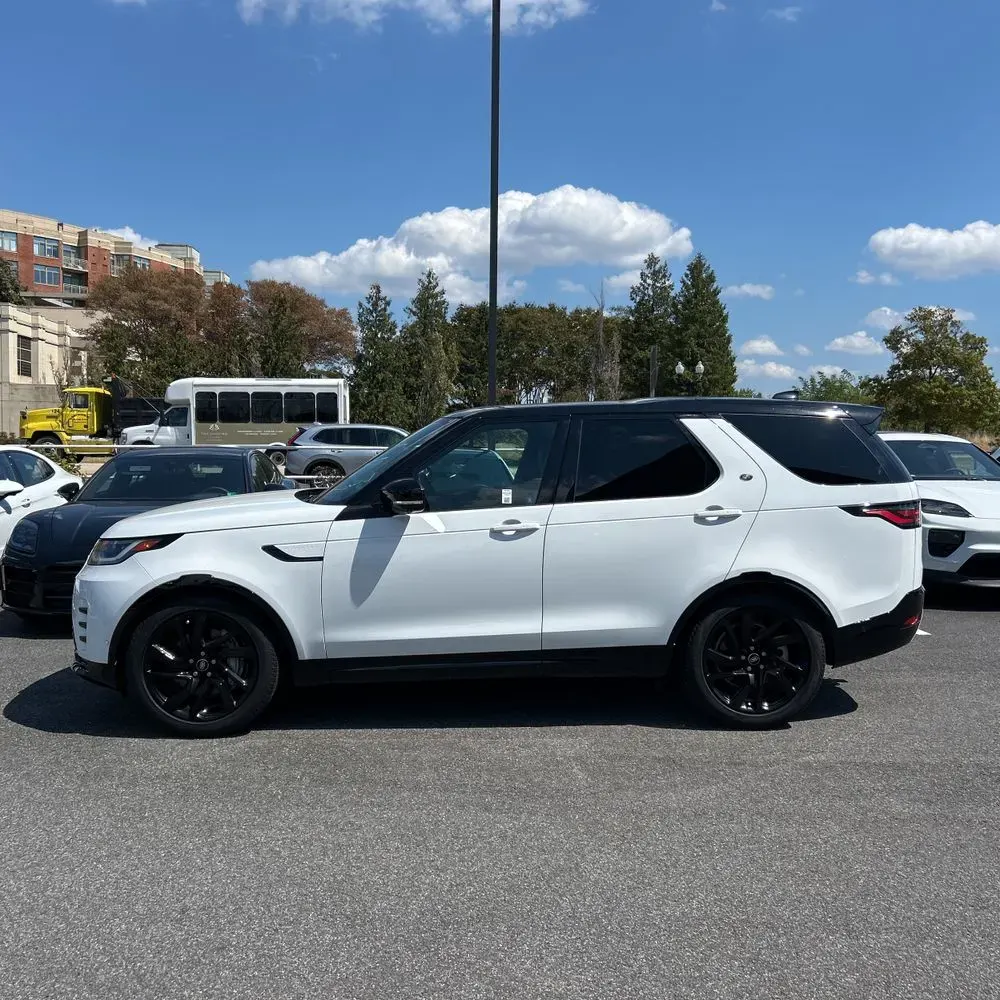 2024 Land Rover Discovery Dynamic SE P300