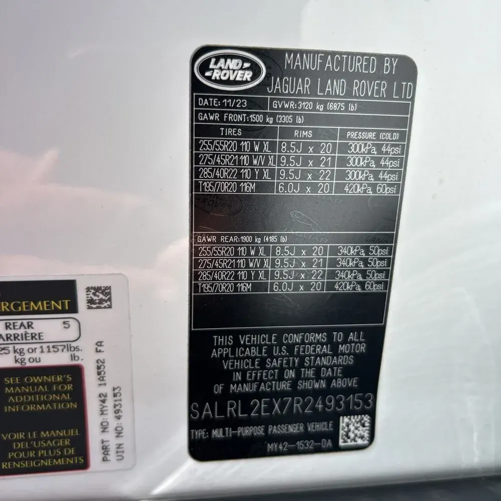 2024 Land Rover Discovery Dynamic SE P300