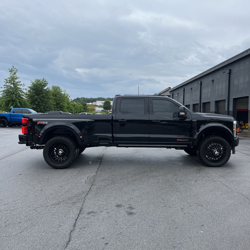 2025 Ford F450SD Platinum