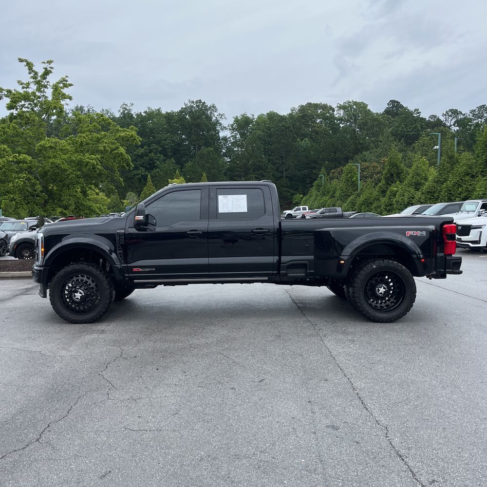 2025 Ford F450SD Platinum