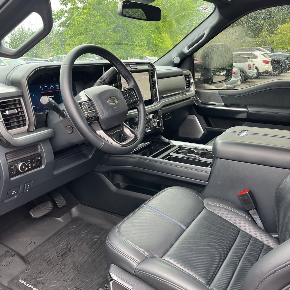 2025 Ford F450SD Platinum