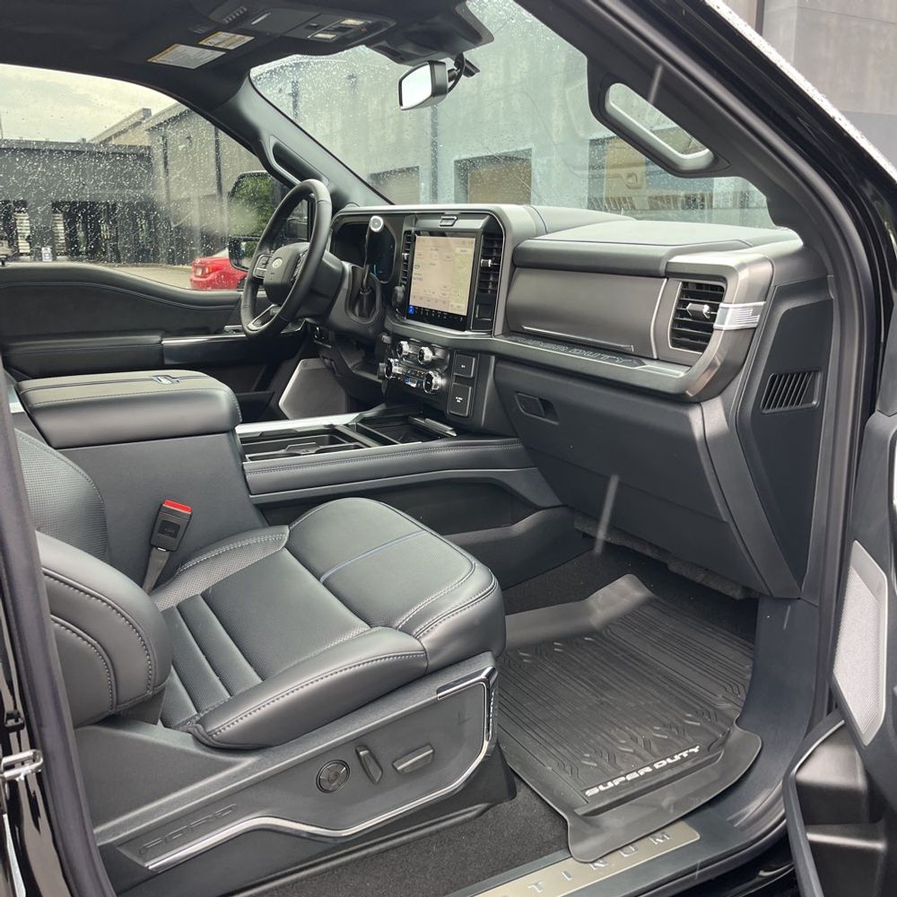 2025 Ford F450SD Platinum