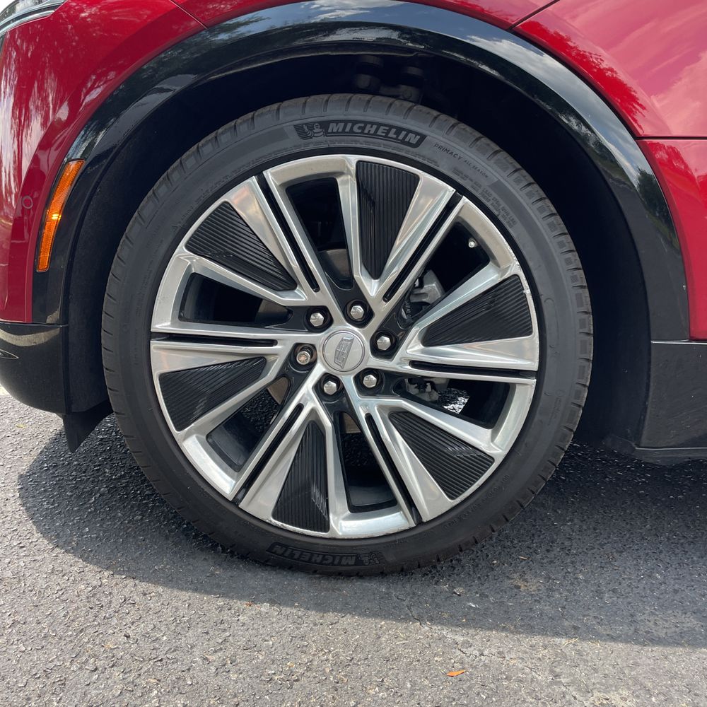 2024 Cadillac LYRIQ Luxury 3