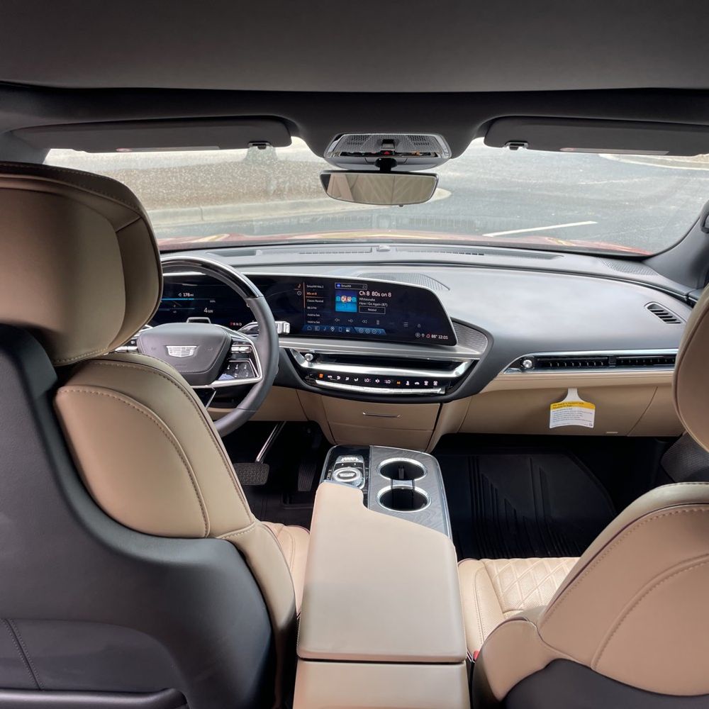 2024 Cadillac LYRIQ Luxury 3