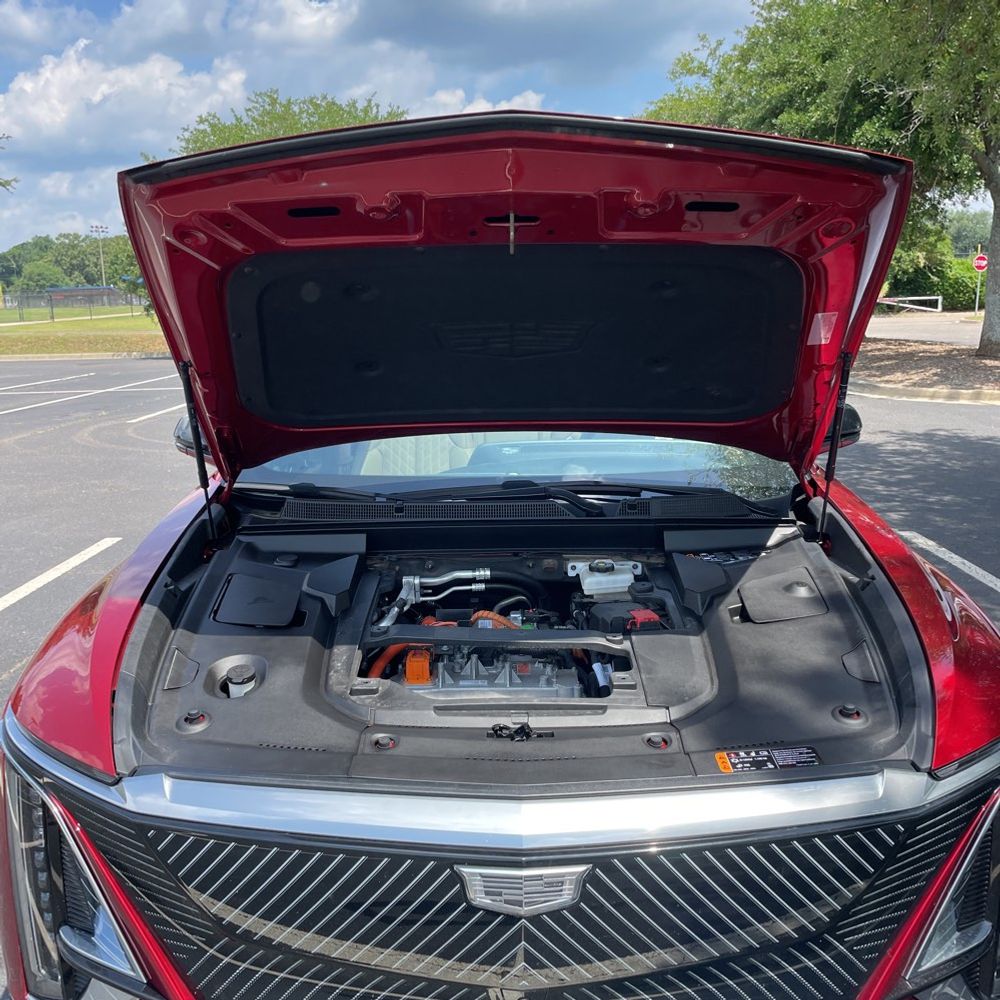2024 Cadillac LYRIQ Luxury 3