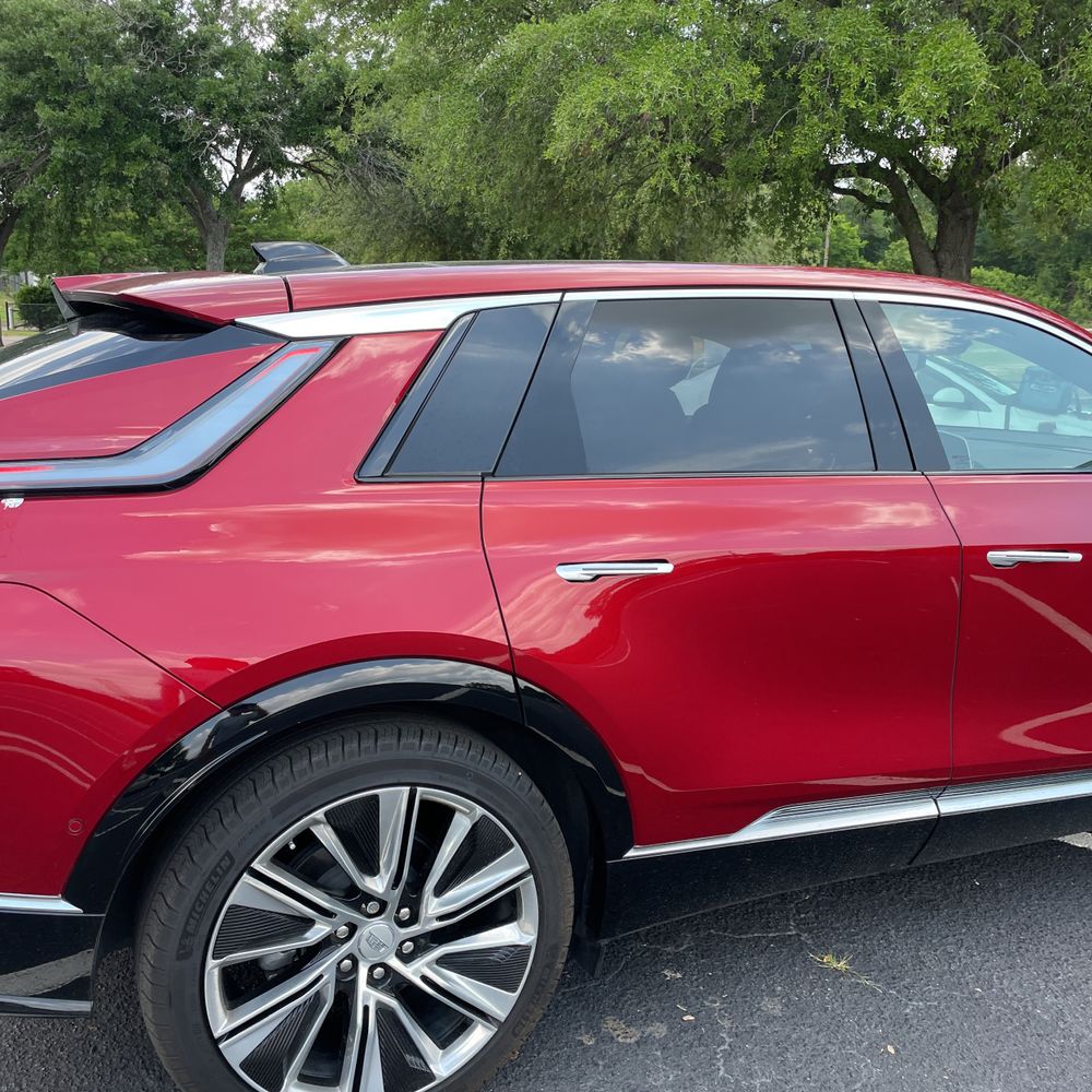 2024 Cadillac LYRIQ Luxury 3