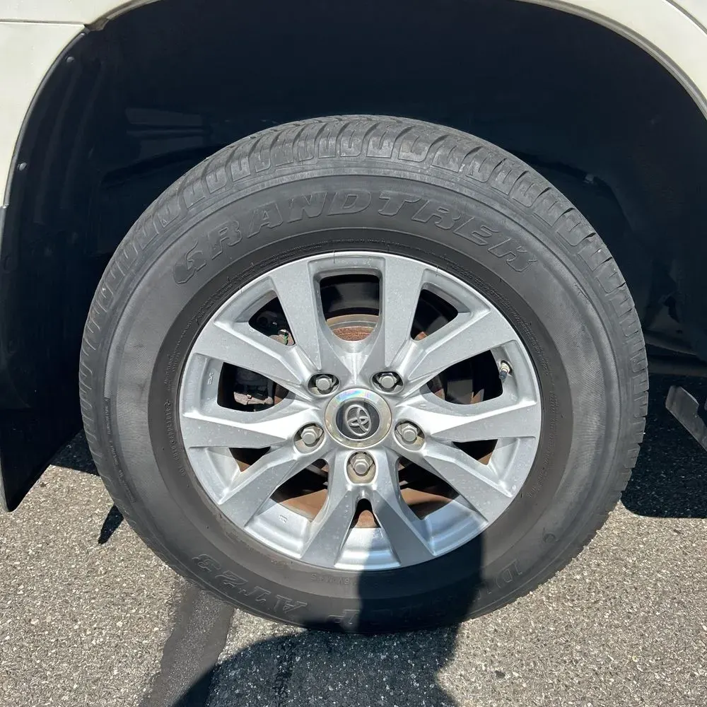 2019 Toyota Land Cruiser Base
