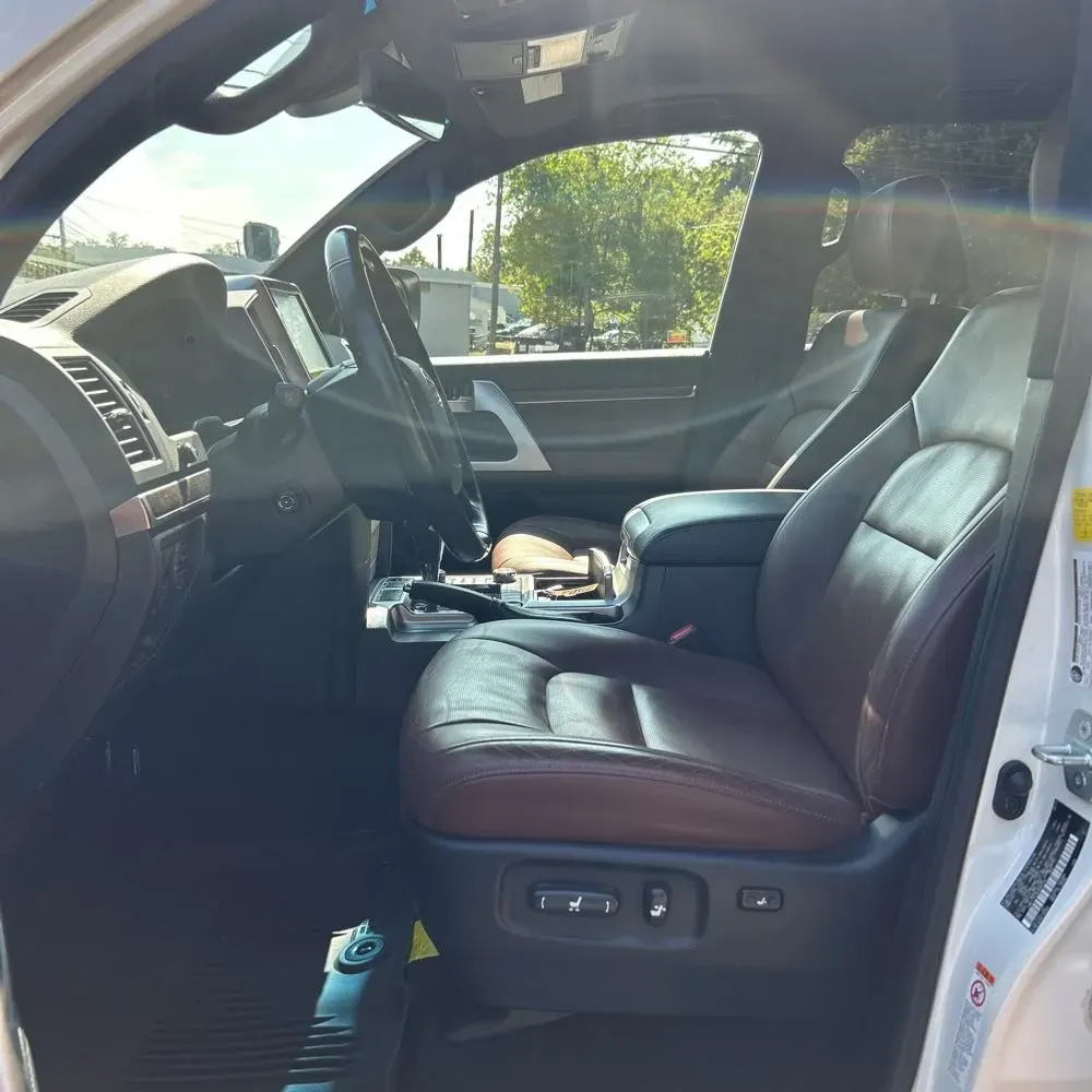 2019 Toyota Land Cruiser Base