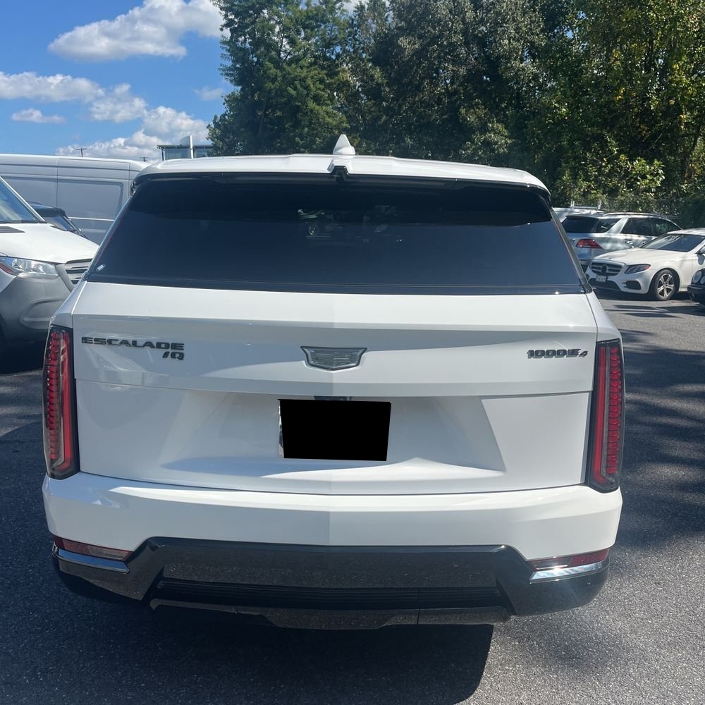 2025 Cadillac Escalade IQ Sport 2