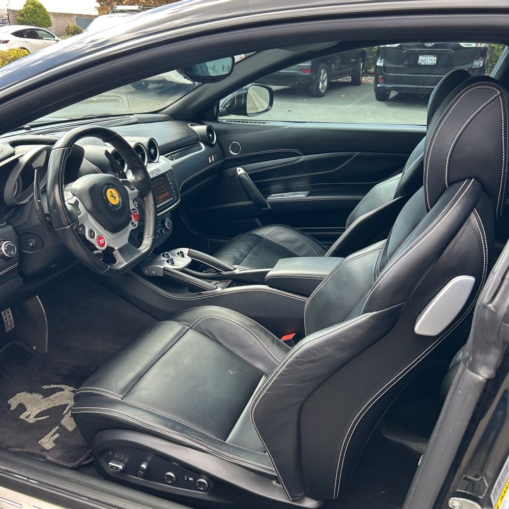 2012 Ferrari FF Base