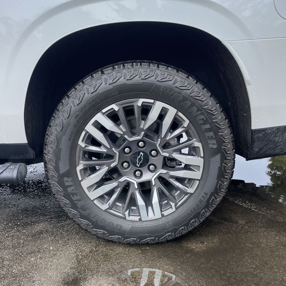 2025 Chevrolet Suburban Z71