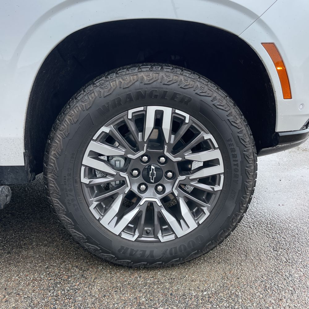 2025 Chevrolet Suburban Z71