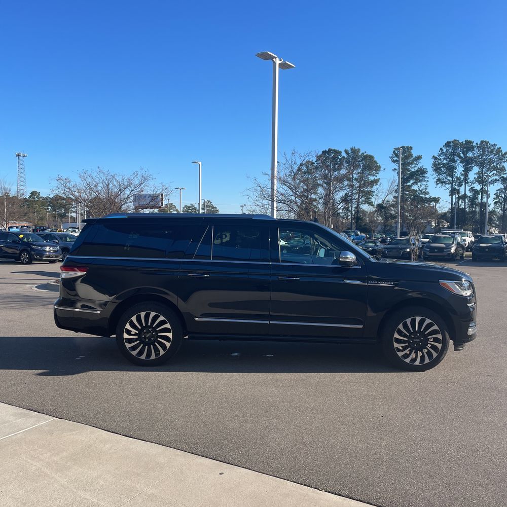 2024 Lincoln Navigator L Black Label