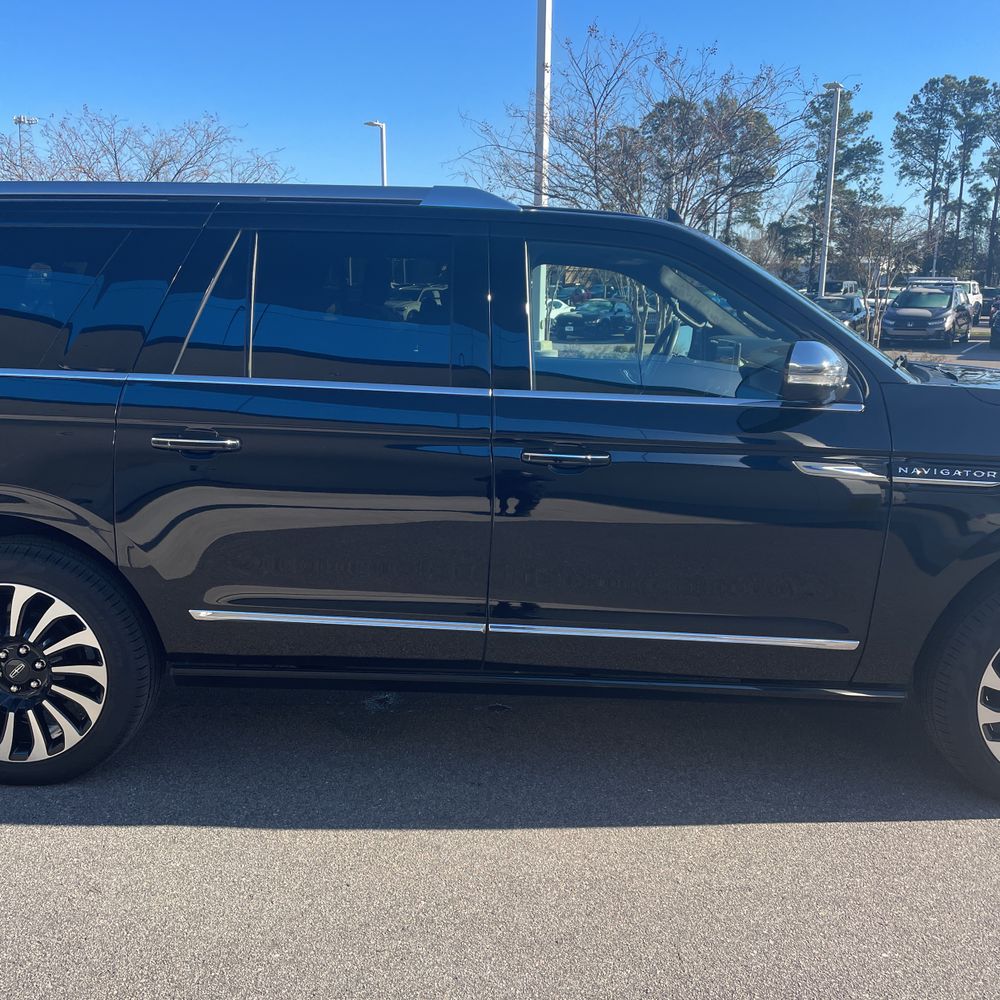 2024 Lincoln Navigator L Black Label