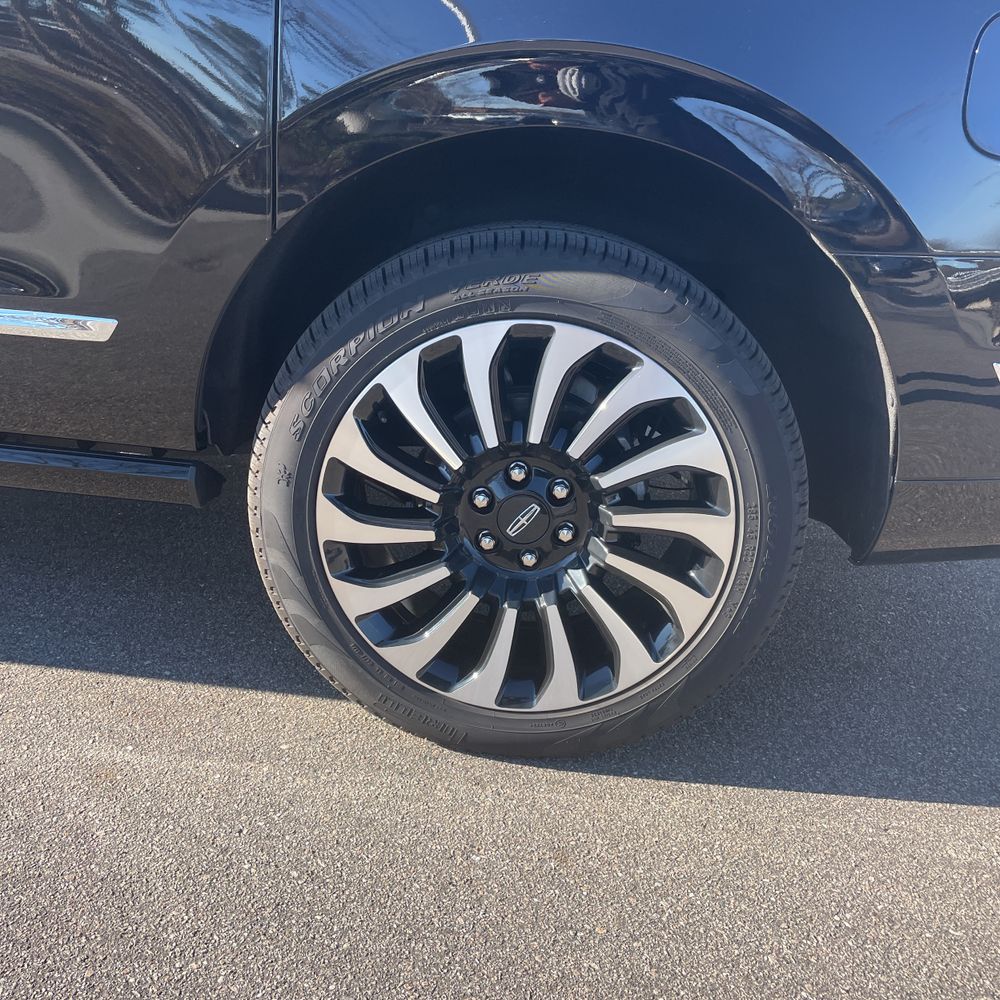 2024 Lincoln Navigator L Black Label