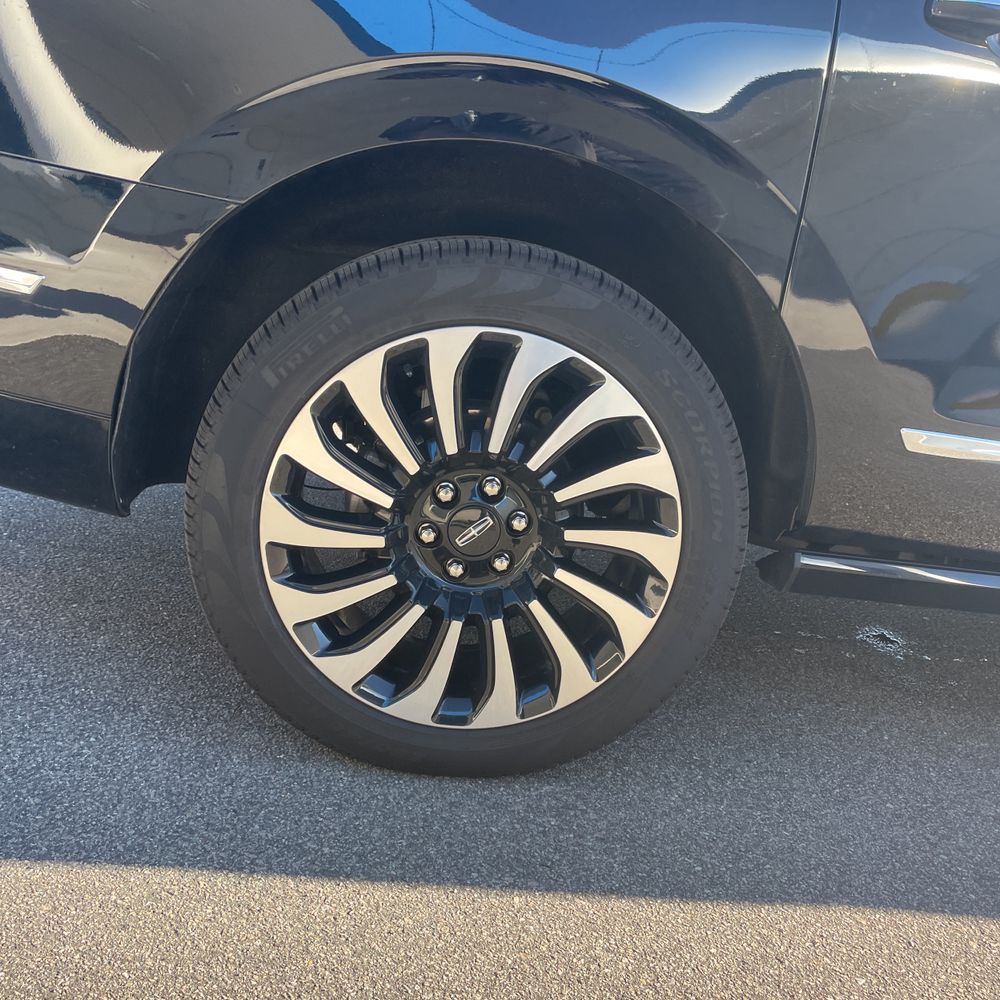 2024 Lincoln Navigator L Black Label