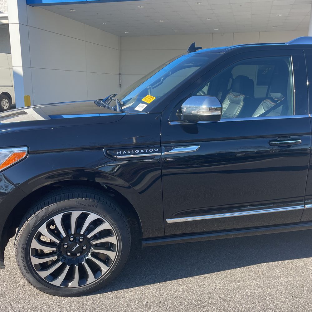 2024 Lincoln Navigator L Black Label