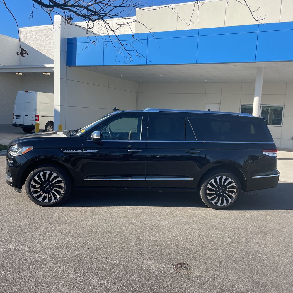 2024 Lincoln Navigator L Black Label