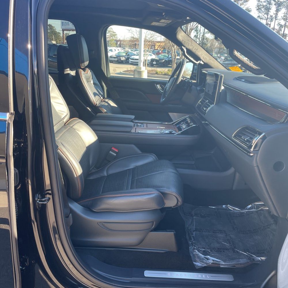 2024 Lincoln Navigator L Black Label