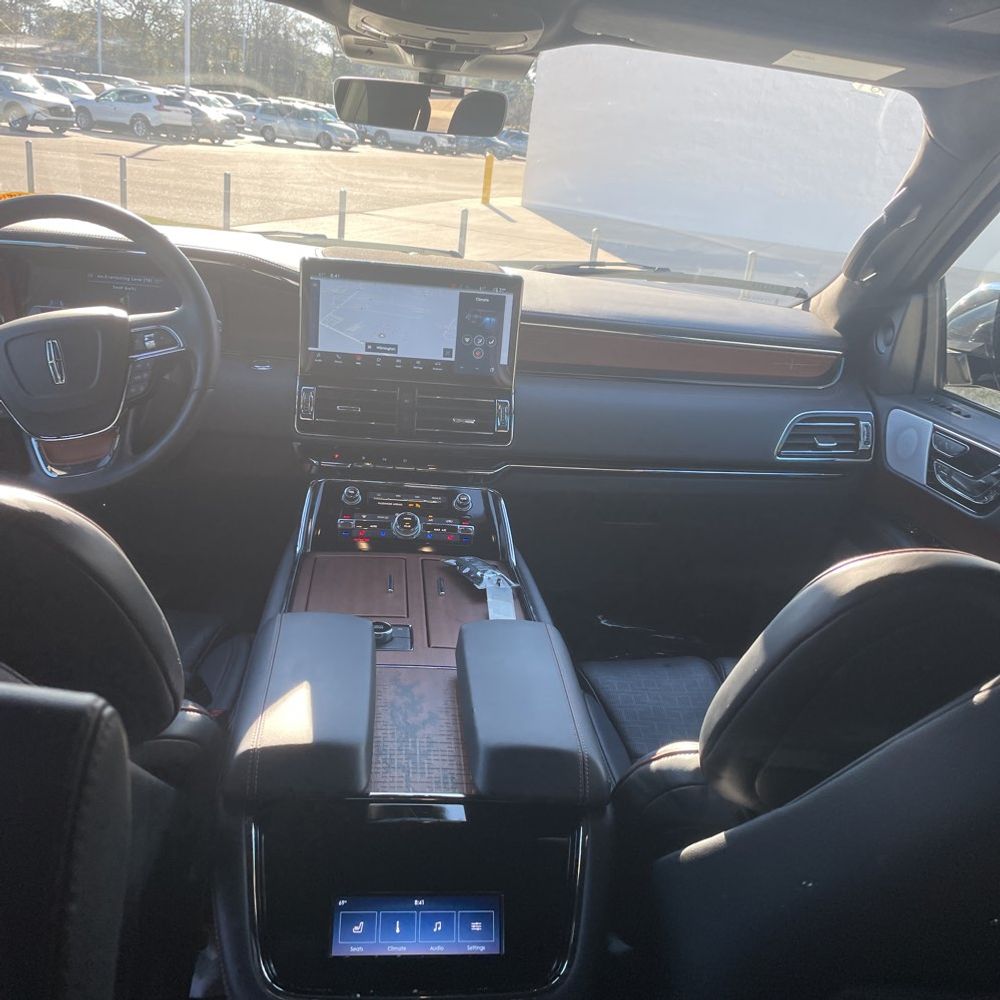 2024 Lincoln Navigator L Black Label