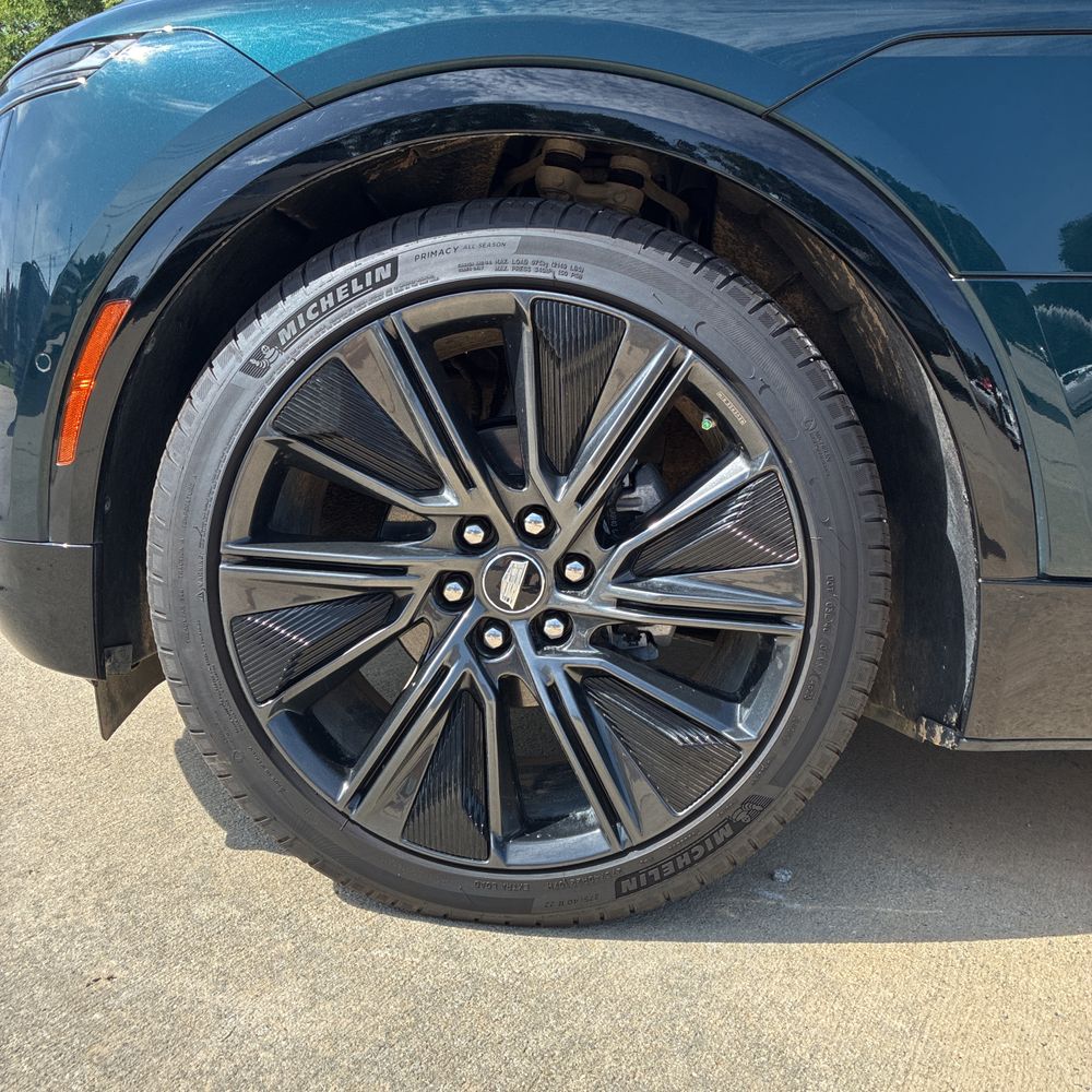 2024 Cadillac LYRIQ Sport 3