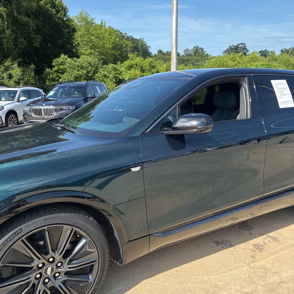 2024 Cadillac LYRIQ Sport 3