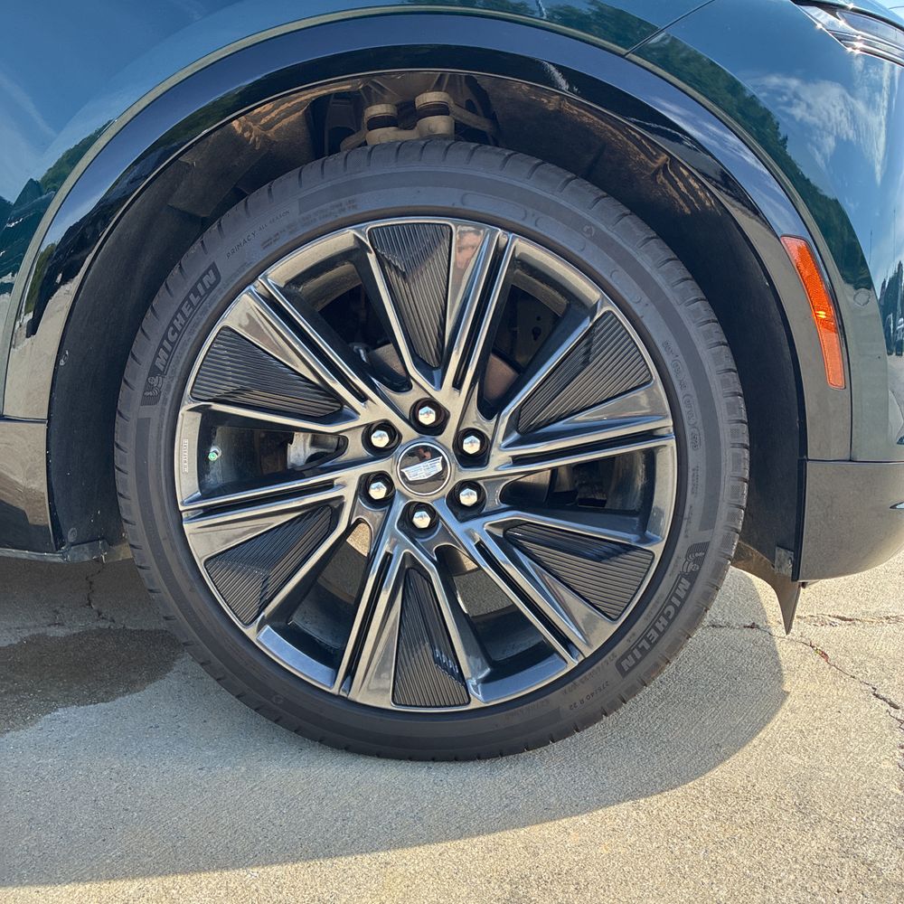 2024 Cadillac LYRIQ Sport 3