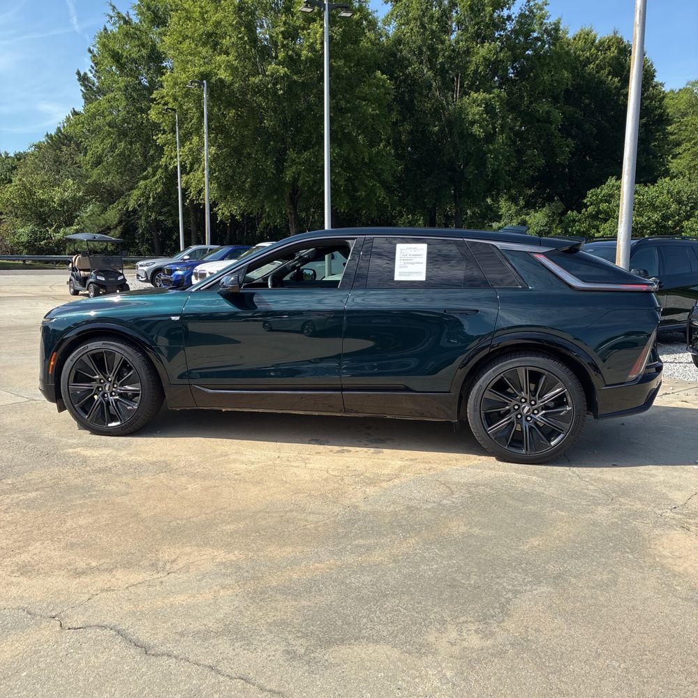 2024 Cadillac LYRIQ Sport 3