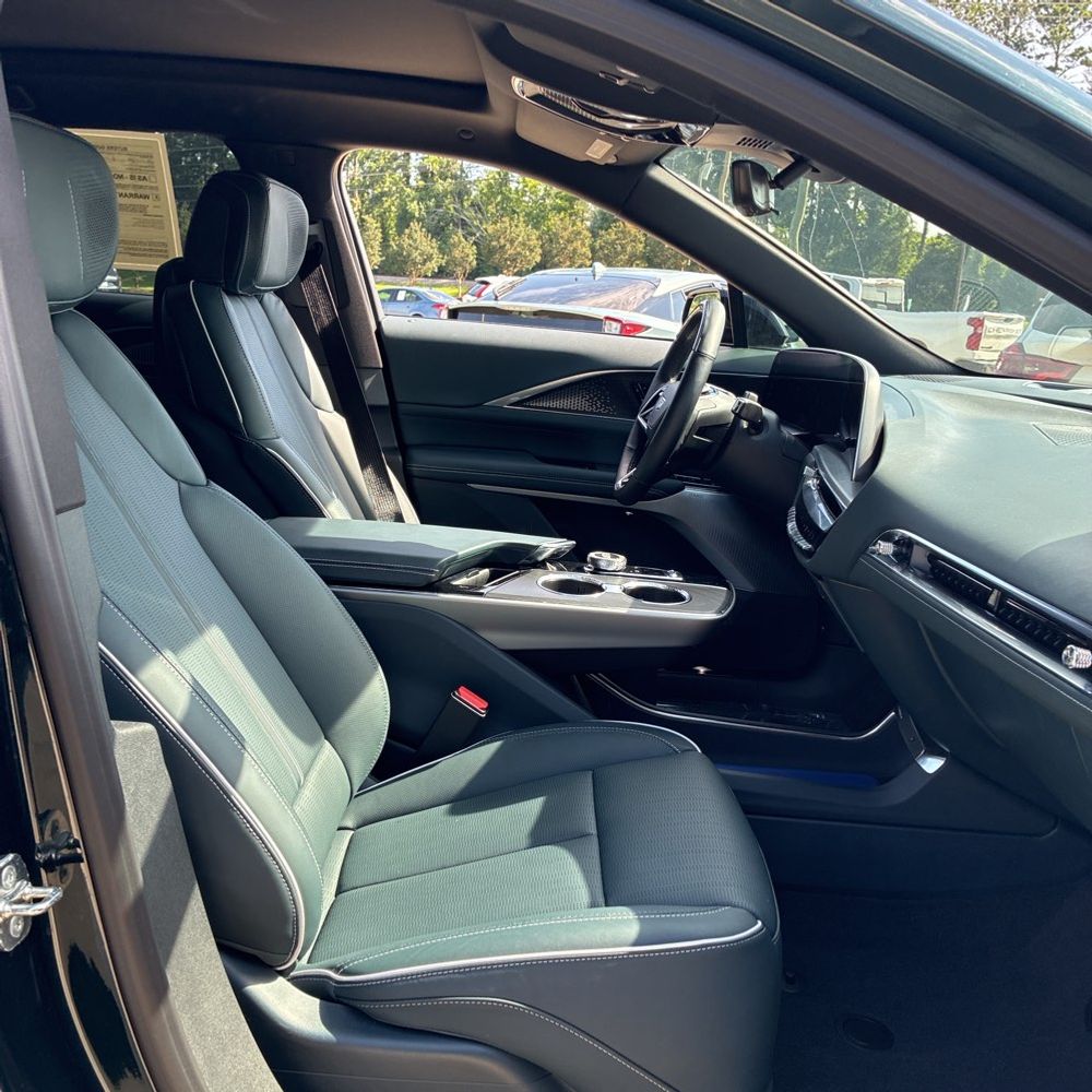2024 Cadillac LYRIQ Sport 3