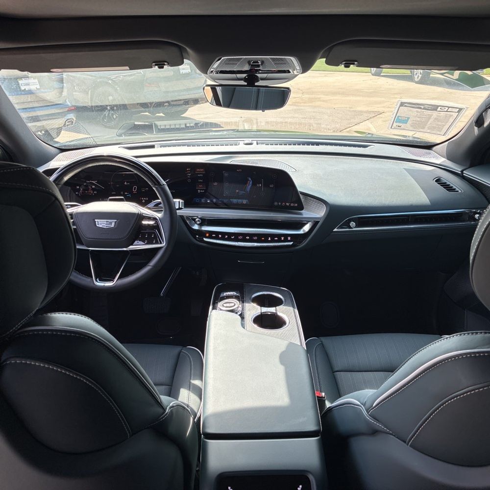 2024 Cadillac LYRIQ Sport 3