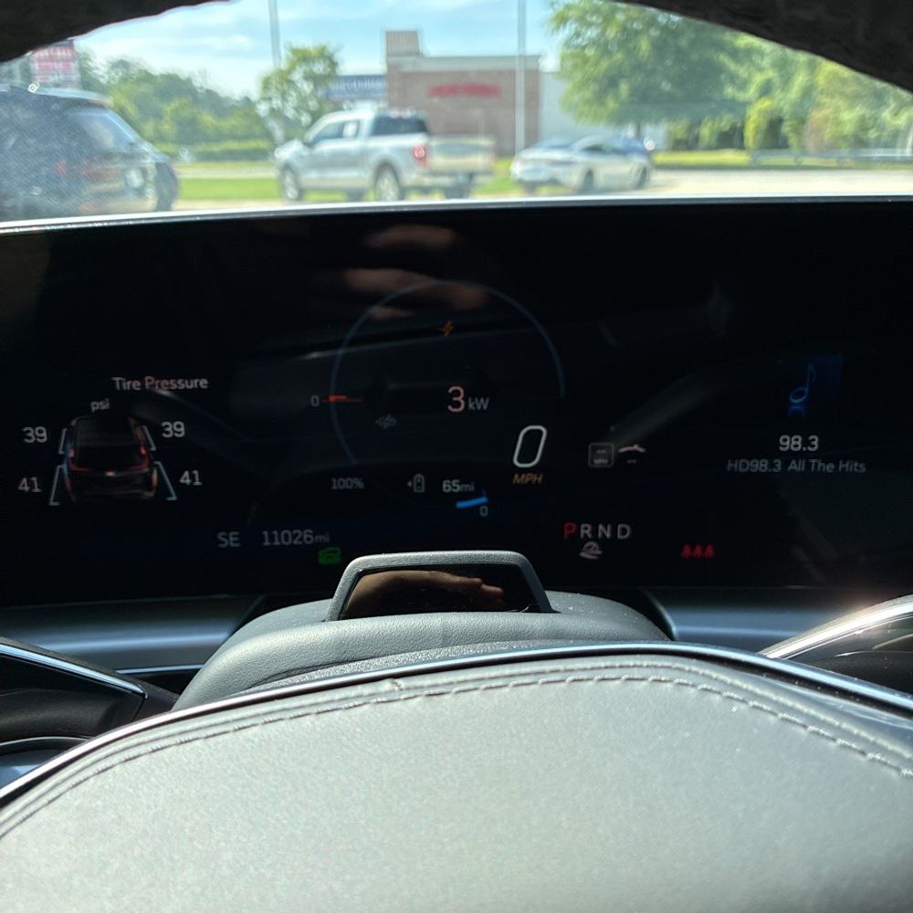2024 Cadillac LYRIQ Sport 3