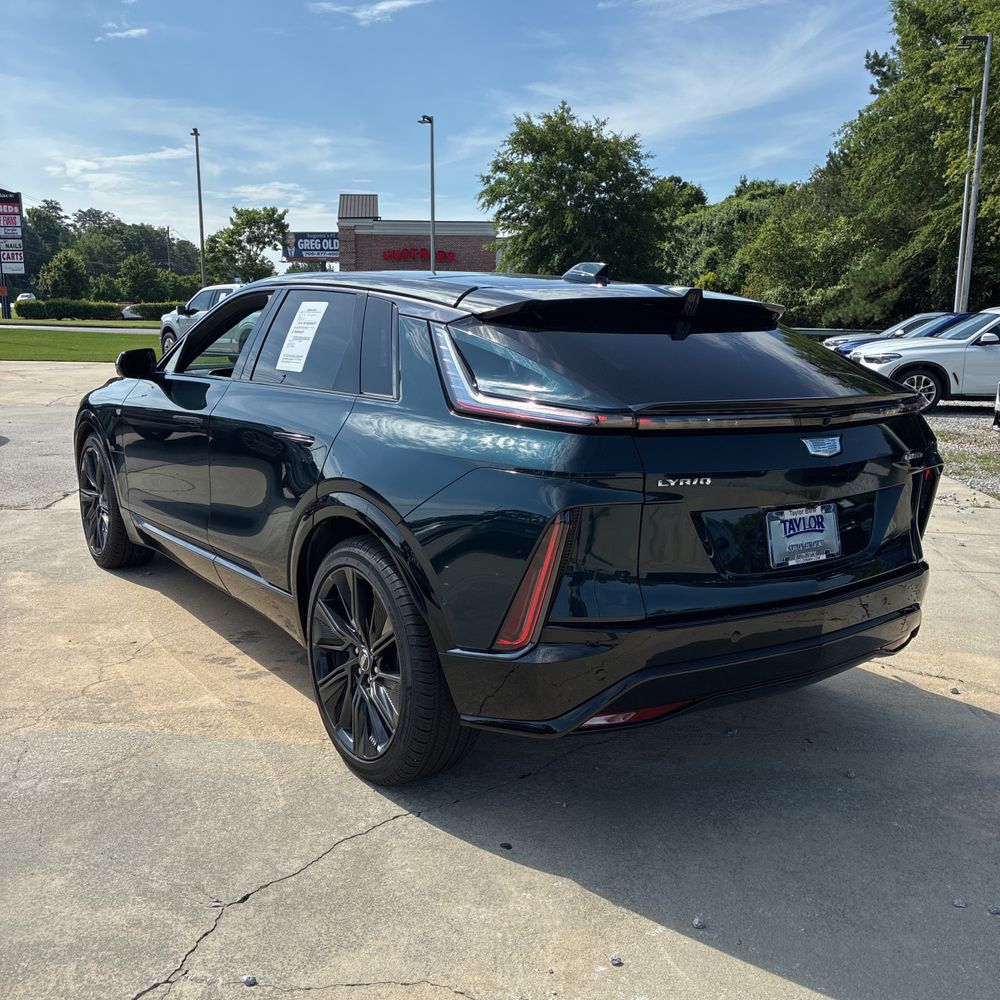 2024 Cadillac LYRIQ Sport 3