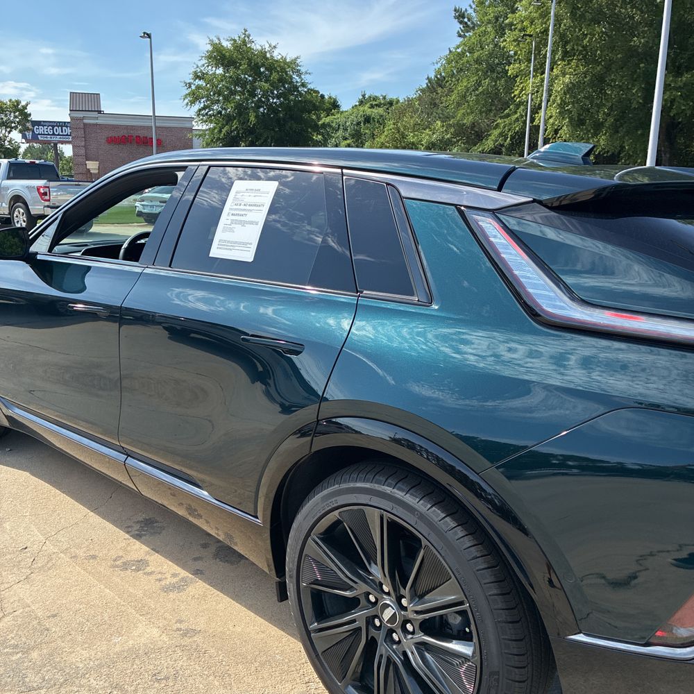 2024 Cadillac LYRIQ Sport 3