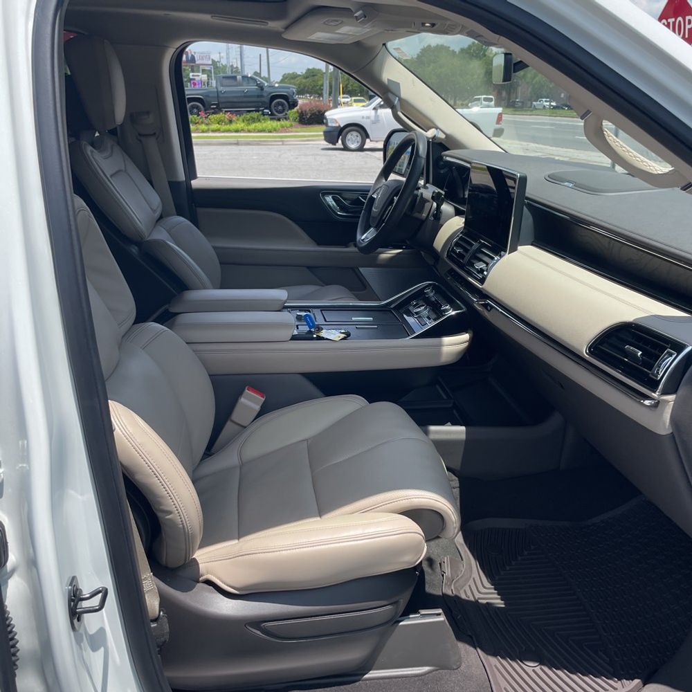 2024 Lincoln Navigator L Reserve