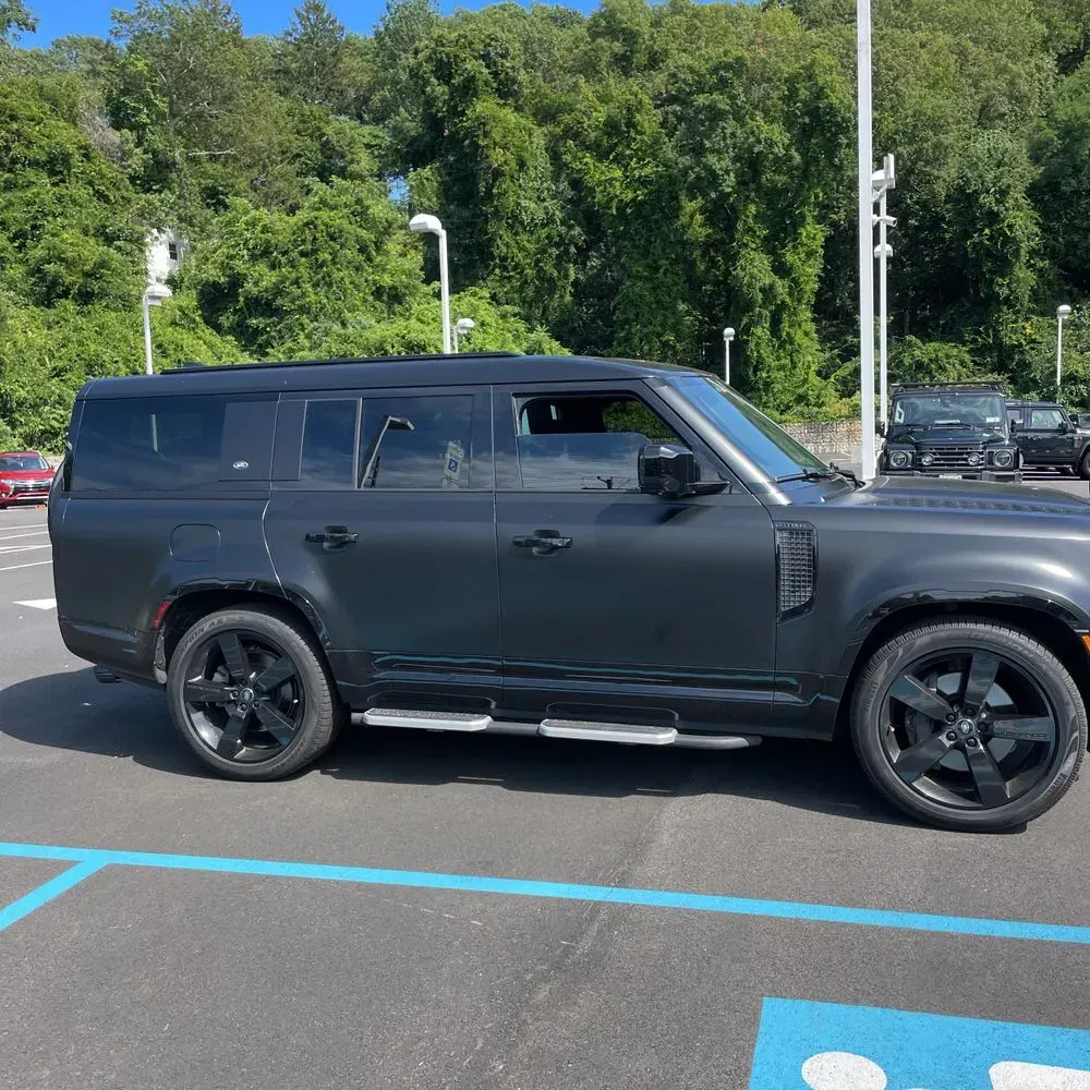 2024 Land Rover Defender 130 X-Dyn SE P400
