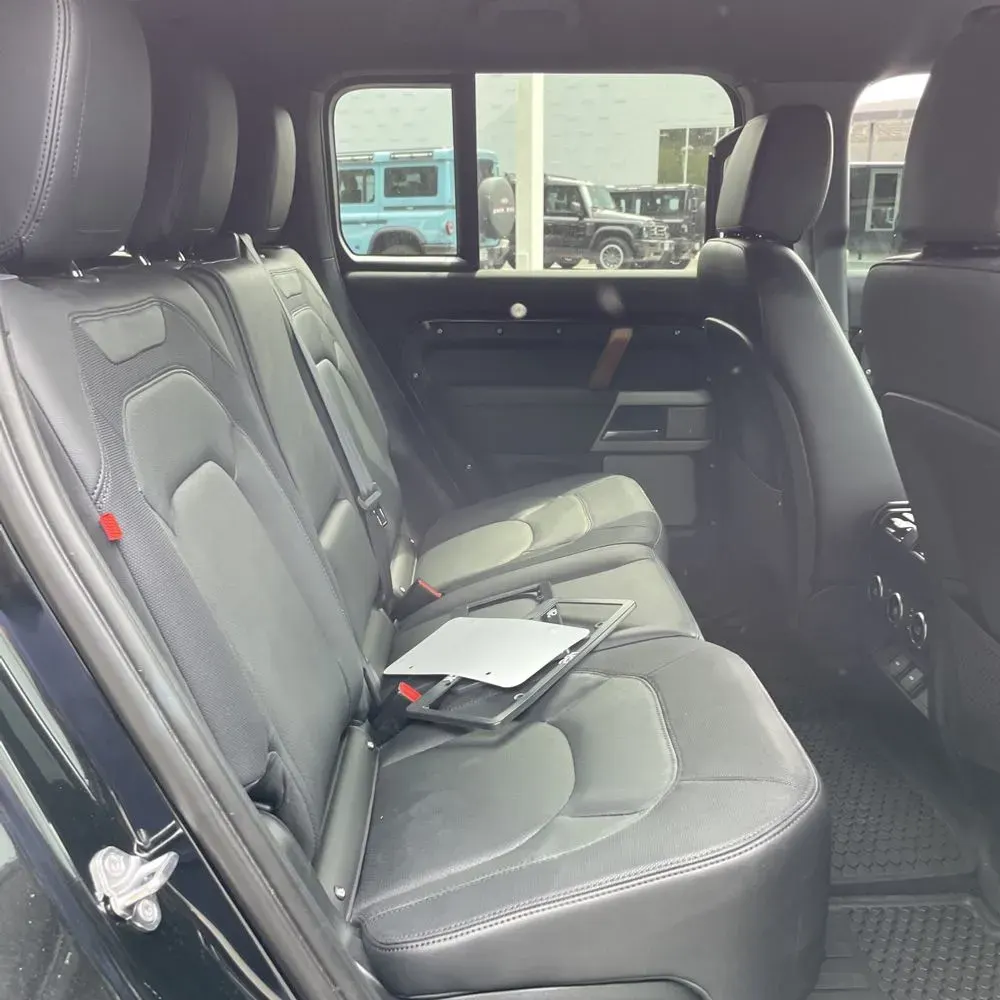 2024 Land Rover Defender 130 X-Dyn SE P400
