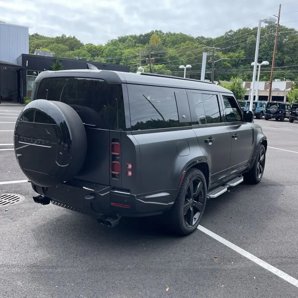 2024 Land Rover Defender 130 X-Dyn SE P400
