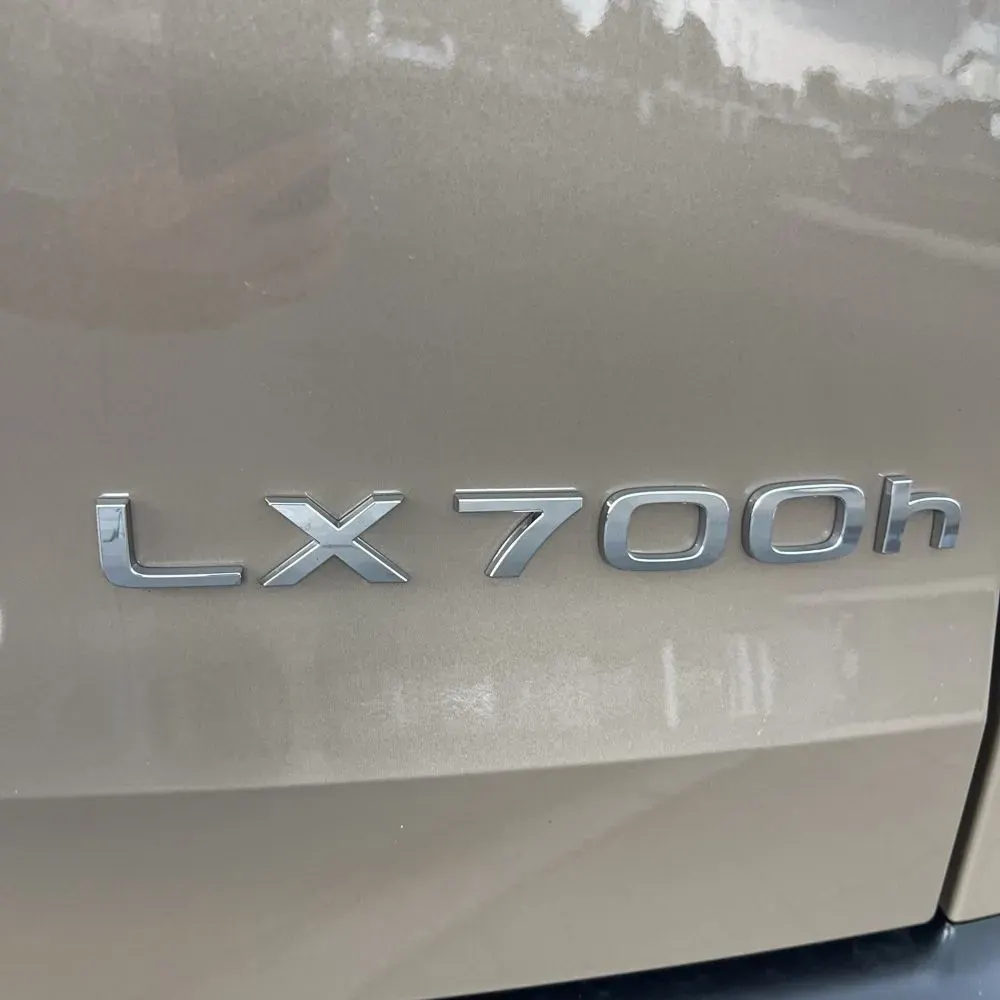 2025 Lexus LX 700h Overtrail