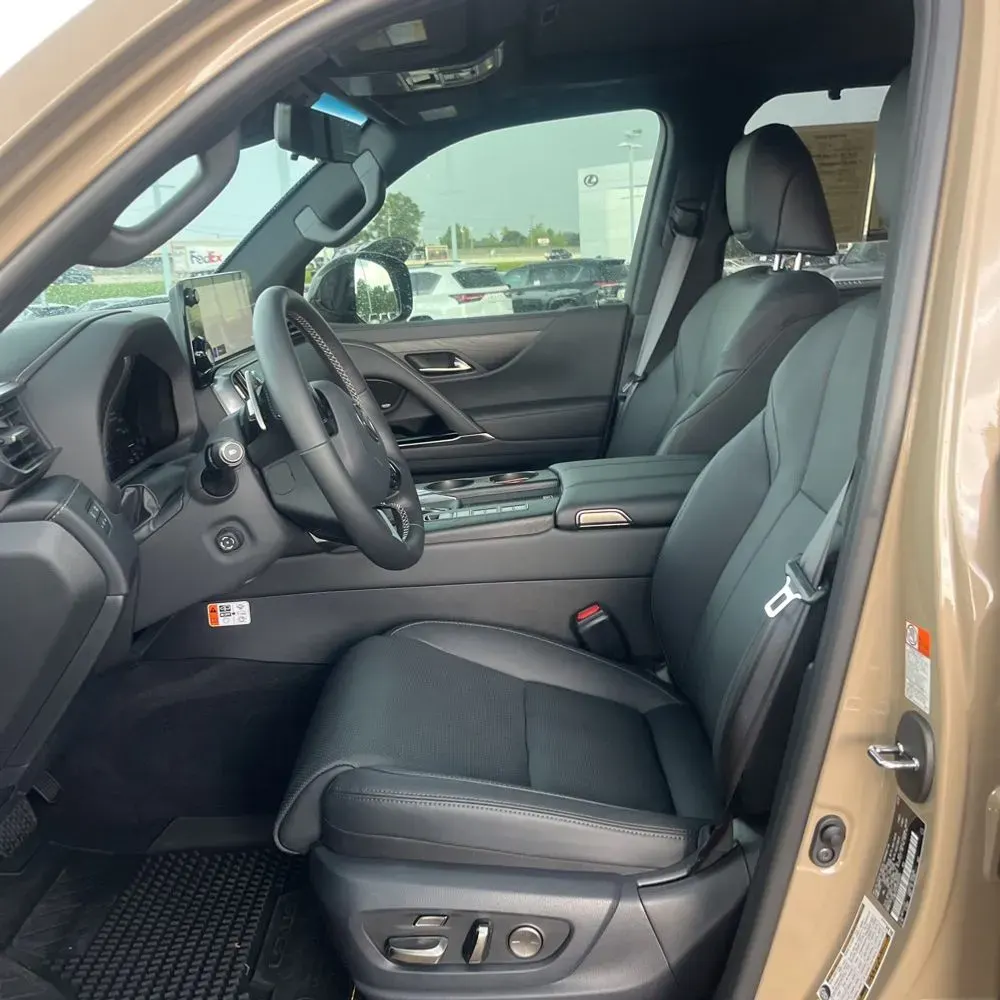 2025 Lexus LX 700h Overtrail