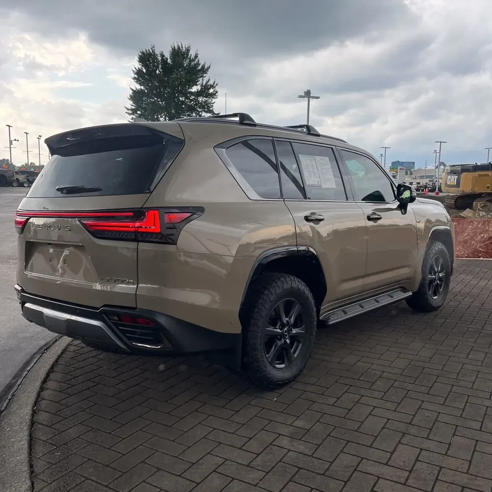 2025 Lexus LX 700h Overtrail