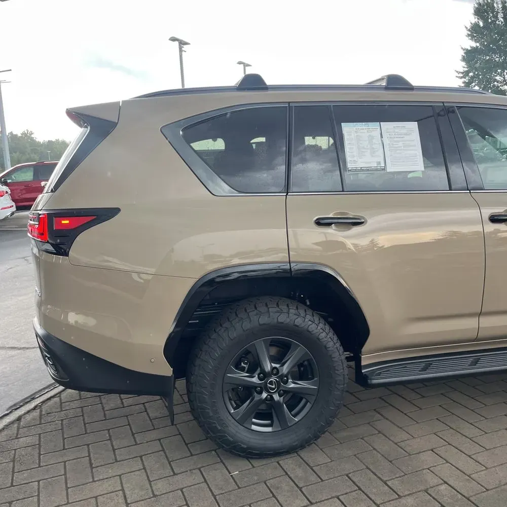 2025 Lexus LX 700h Overtrail