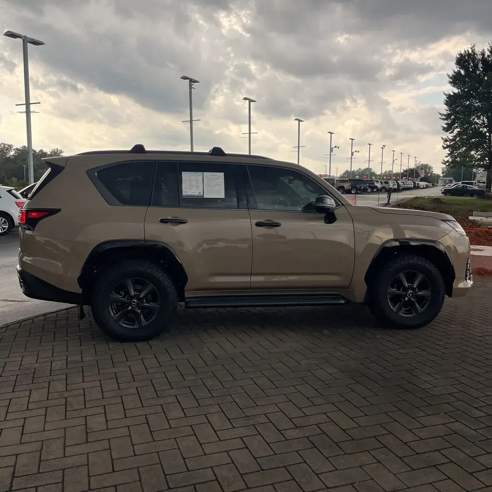 2025 Lexus LX 700h Overtrail