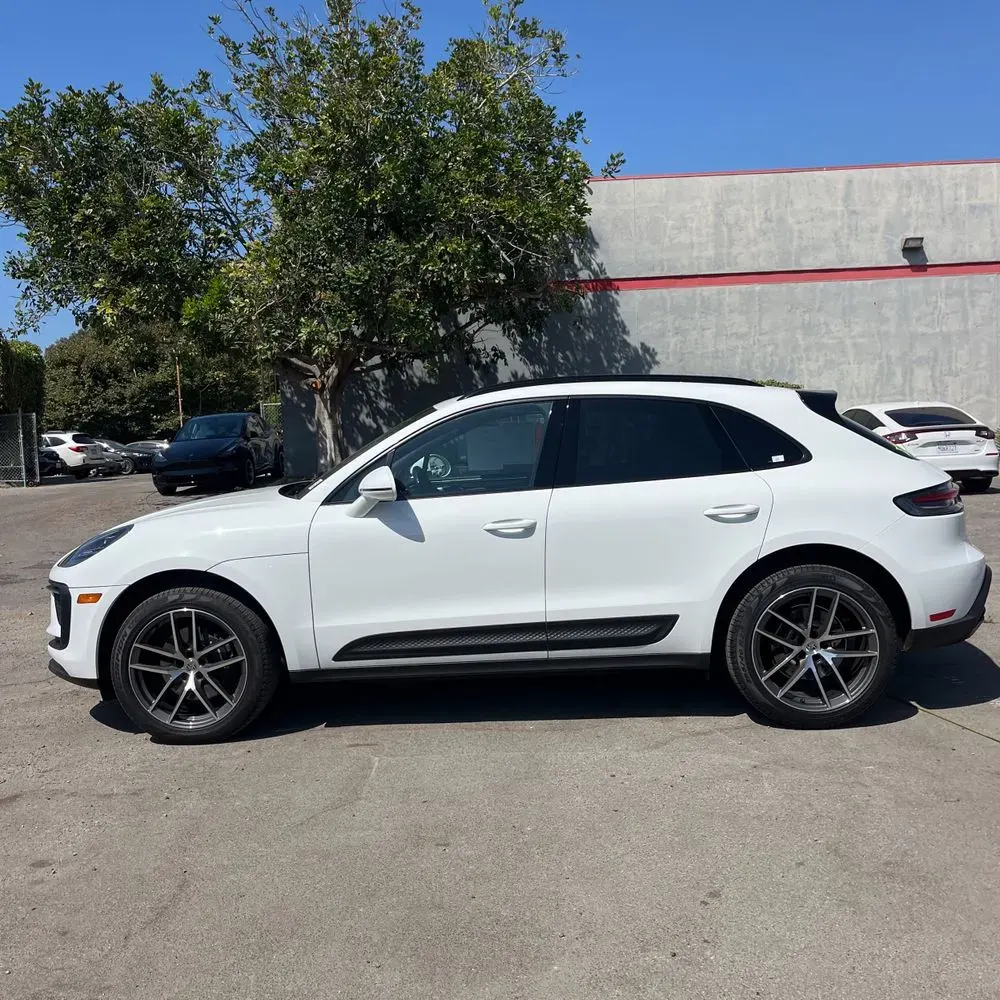 2023 Porsche Macan Base