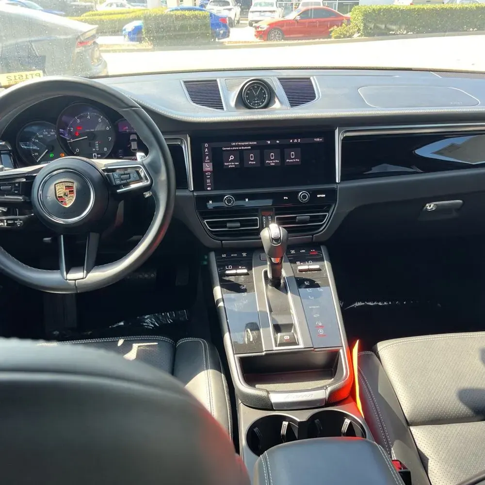 2023 Porsche Macan Base